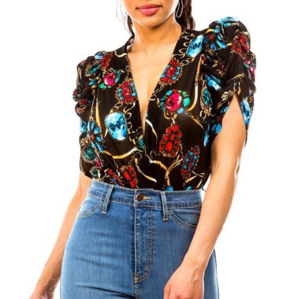 Day G Elegant Print Jewelry Chain V-Cut Bodysuit